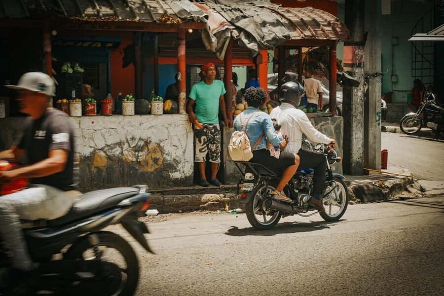Santo Domingo: The Authentic Dominican Neighborhood Tour - Safety, comfort, and what to expect socially