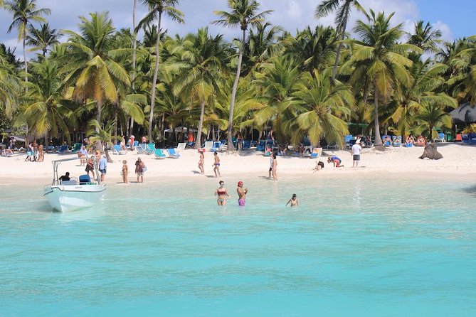 Saona Island Excursion by Catamaran and Speedboat - Saona Island in one long Caribbean day