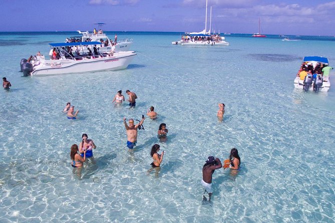 Saona Island Excursion by Catamaran and Speedboat - The natural pool and its starfish stop