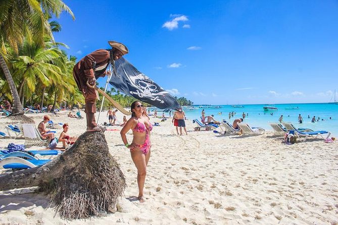 Saona Island Excursion from Bayahibe - Lunch is practical, plentiful, and not a fine-dining stop