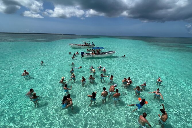 Saona Island Premium Discovery Tour from Punta Cana or Bayahíbe - Snorkeling with fish before the beach stops