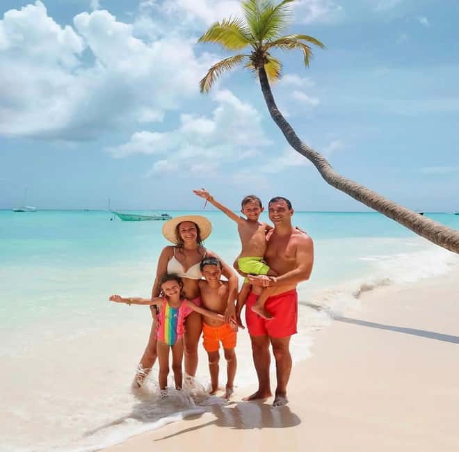 Saona Island Tour All Inclusive Speedboat and Catamaran - The local market stop in La Altagracia