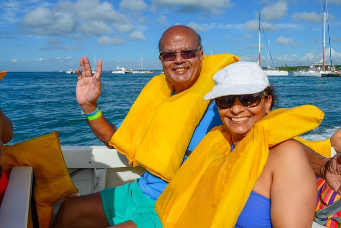 Saona Island Tour with Lunch and Pickup - Buffet lunch is useful, but do not expect a resort meal