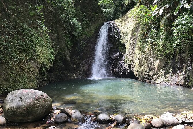 Seven Sisters Waterfalls Hike - Two cascades and a cool river swim