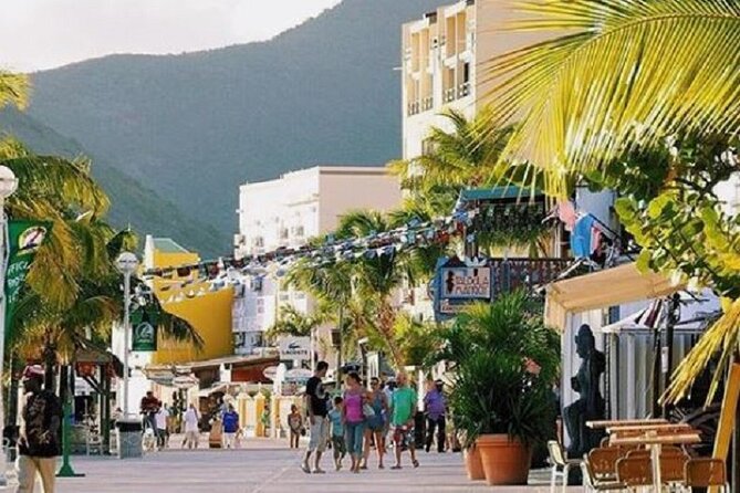Shared Departure Transfer: Hotel to St Maarten Airport - The drivers can make the difference