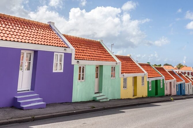 Shop and Beach Guided Tour in Curacao City - Shopping in Punda for 90 minutes