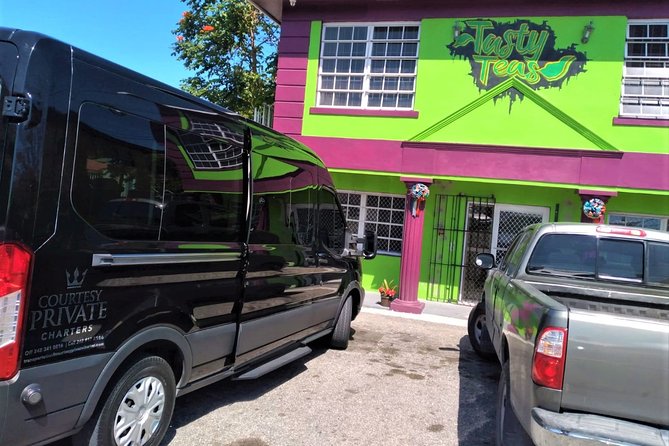 Small Group/ Family Private Roundtrip Airport Shuttle - The main weakness: pickup timing