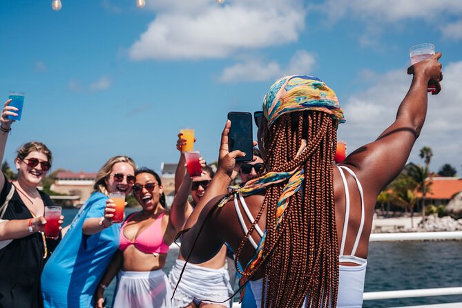 Snorkel Cruise with BBQ Lunch and Open Bar - The best part of the route: Caracas Bay and the sunken tugboat