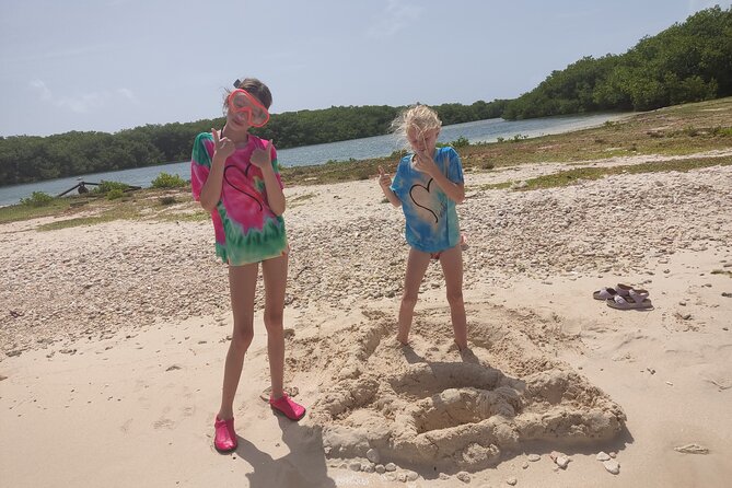Snorkeling and Grilling Fresh Fish at Donkey Beach - How the hand-line fishing works