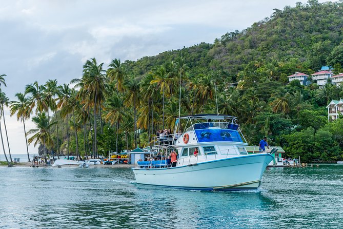 St Lucia Roundtrip Transfer: Hewanorra International Airport - Hotel drop-off and awkward accommodations