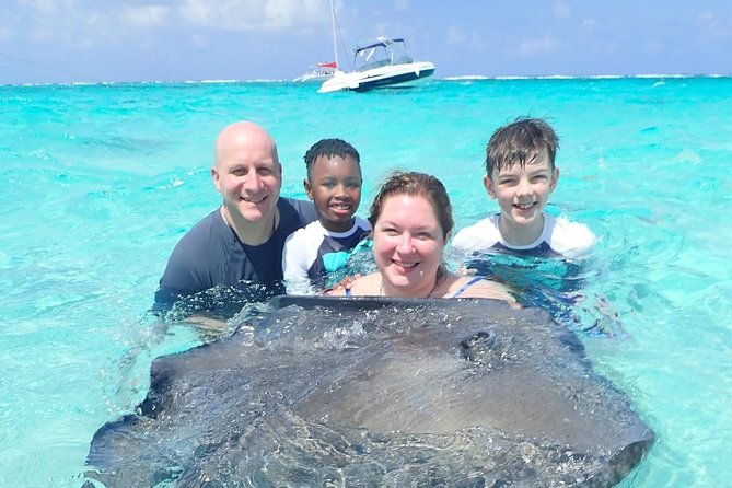 Stingray City and Snorkel Tour With Lunch - Stingray City: the reason most people book