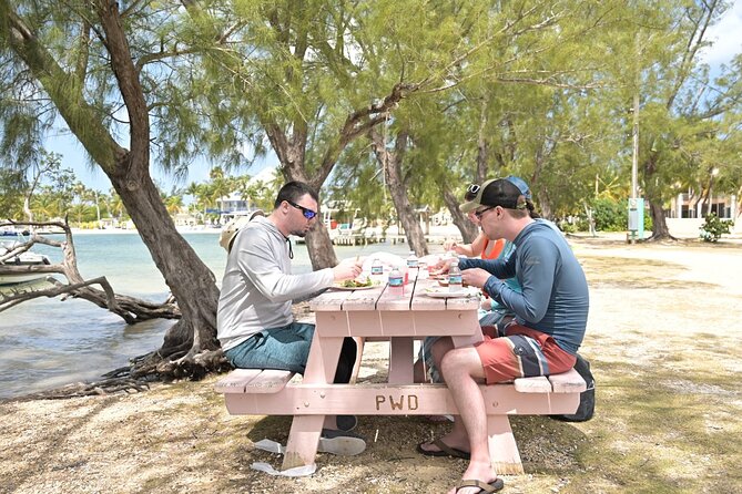 Stingray City and Snorkel Tour With Lunch - A beach or yacht club lunch with local flavor