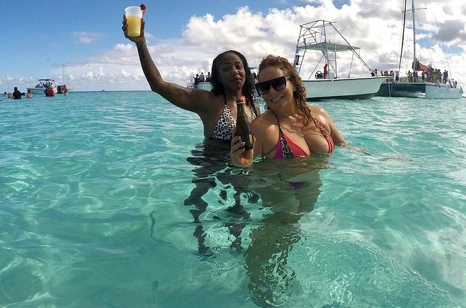 Stingray City Experience Plus Two Snorkeling spots Private Boat - Coral Gardens or the barrier reef for the best snorkeling