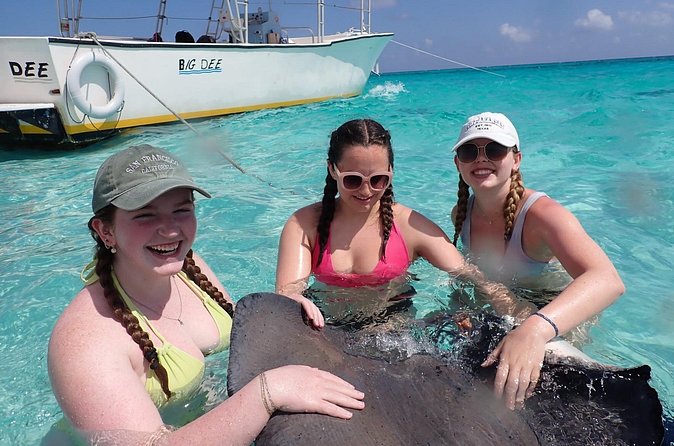Stingray City Sandbar, Coral Gardens Snorkeling & Star Fish Point - Crowds, sea conditions, and other tradeoffs