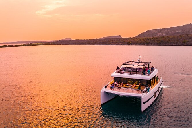 Sunset Cruise Party - All-Inclusive Experience - A sunset party aboard the Gold Seahorse