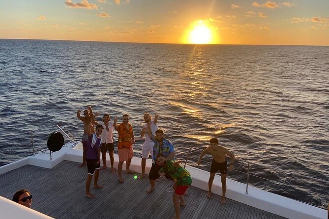 Sunset Cruise Party - All-Inclusive Experience - Snacks are useful, but do not skip dinner