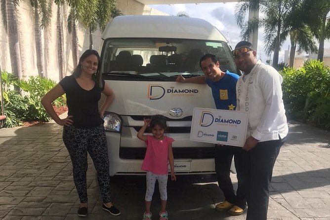 Transfer from Punta Cana Airport to Punta Cana & Bavaro - Vehicles, luggage, and family needs
