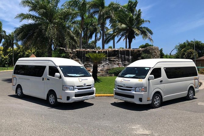 Transfer from Punta Cana Airport to Punta Cana & Bavaro - Meeting your driver at Punta Cana Airport