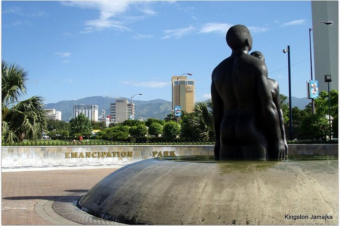 Walk tour of Downtown Kingston - The guide makes the format work